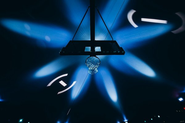 How can swimmers use video analysis to enhance stroke efficiency?